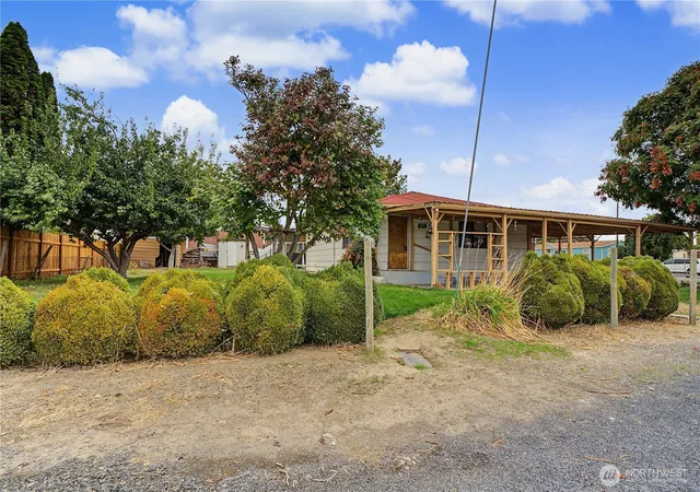 Photo 1 of Single family home for sale at 505 S Grant Ave, Warden, WA 98857 | MLS# NWM2591682 | Listing updated on 2026-10-10