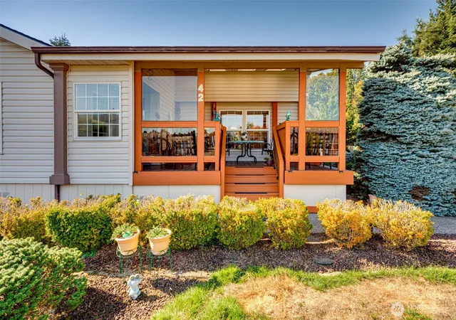 Photo 4 of Manufactured home for sale at 369 Gun Clb Rd #42, Woodland, WA 98674 | MLS# NWM2591684 | Listing updated on 2026-10-10
