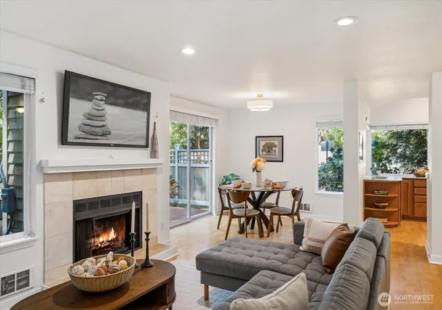 Photo 2 of Sale Pending at 11411 102nd Court Ne, Kirkland, WA 98033 | MLS# NWM2591702 | Listing updated on 2026-10-09
