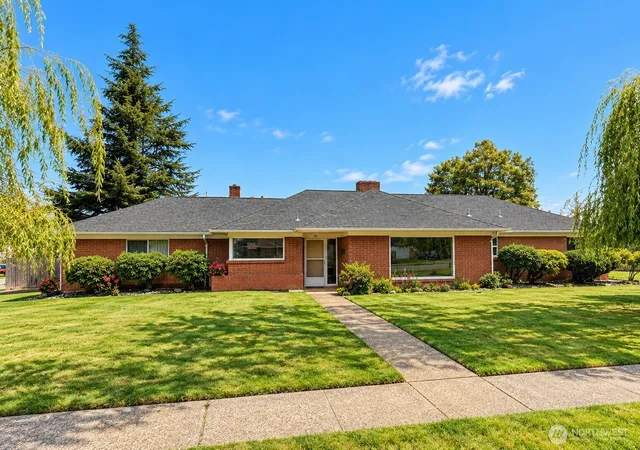 Single family home for sale at 100 Belmont Ter, Mount Vernon, WA 98274 | MLS# NWM2591729