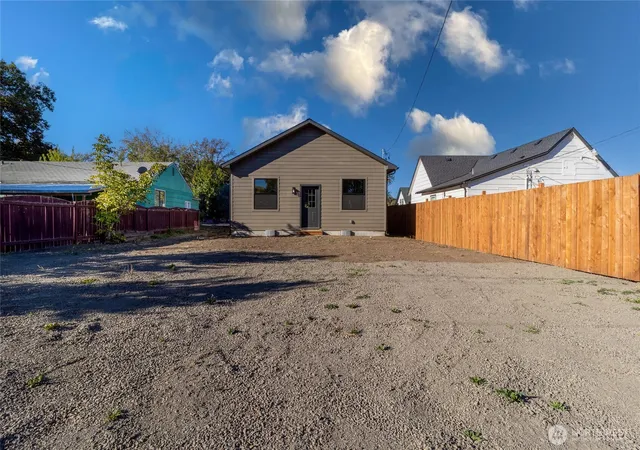 Photo 23 of Single family home for sale at 1211 Chestnut St, Milton Freewater, OR 97862 | MLS# NWM2591734 | Listing updated on 2026-10-14