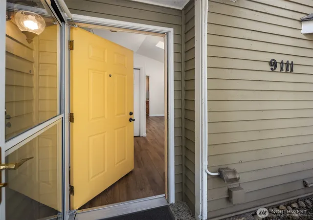 Photo 3 of Single family home for sale at 9111 183rd Court NE, Redmond, WA 98052 | MLS# NWM2591757 | Listing updated on 2026-10-10