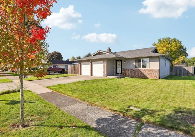 Single family home for sale at 2111 35th Avenue, Longview, WA 98632 | MLS# NWM2591762