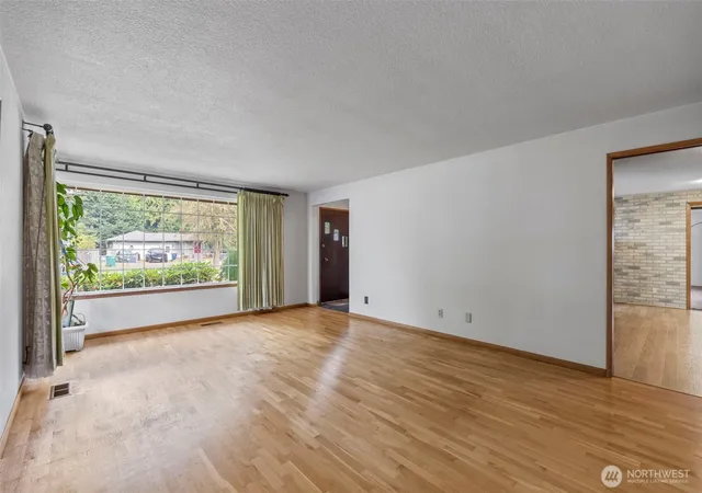 Photo 4 of Single family home for sale at 1430 25th Street SE, Auburn, WA 98002 | MLS# NWM2591764 | Listing updated on 2026-10-09