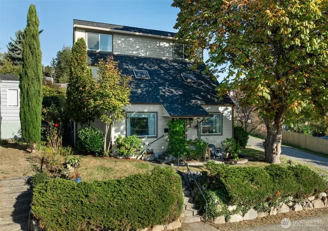 Single family home for sale at 504 Prospect Ave N, Kent, WA 98030 | MLS# NWM2591765