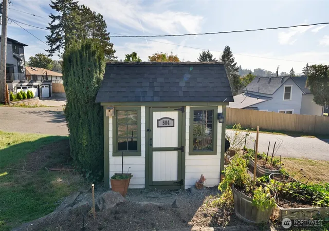 Photo 2 of Single family home for sale at 504 Prospect Ave N, Kent, WA 98030 | MLS# NWM2591765 | Listing updated on 2026-10-10