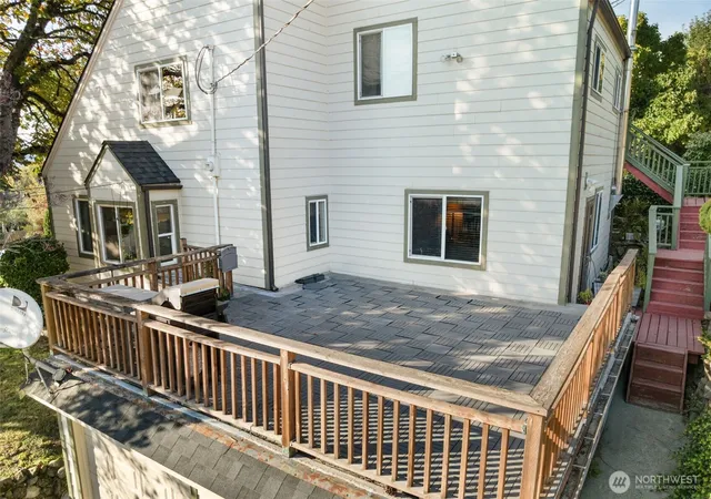 Photo 4 of Single family home for sale at 504 Prospect Ave N, Kent, WA 98030 | MLS# NWM2591765 | Listing updated on 2026-10-10
