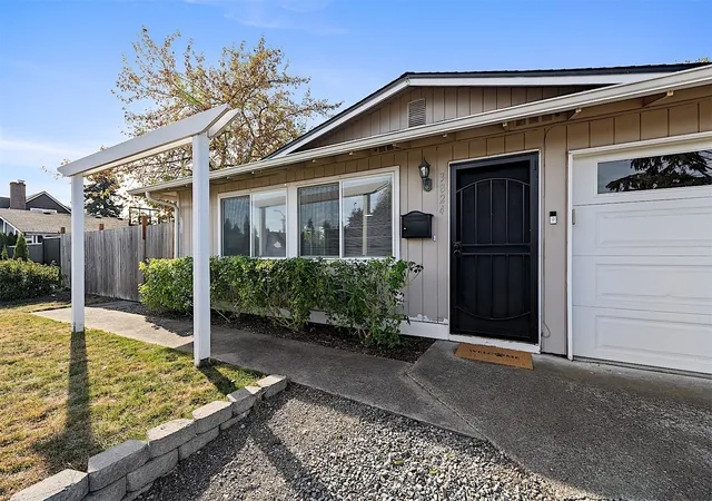 Photo 3 of Single family home for sale at 3824 E G St, Tacoma, WA 98404 | MLS# NWM2591772 | Listing updated on 2026-10-19