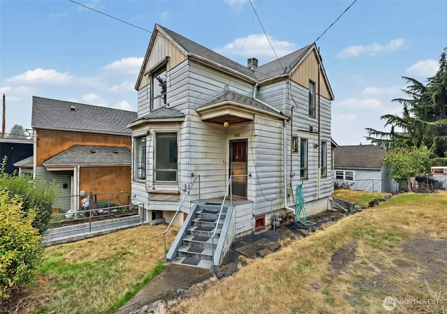 Photo 1 of Single family home for sale at 2208 E Terrace St, Seattle, WA 98122 | MLS# NWM2591786 | Listing updated on 2026-10-09