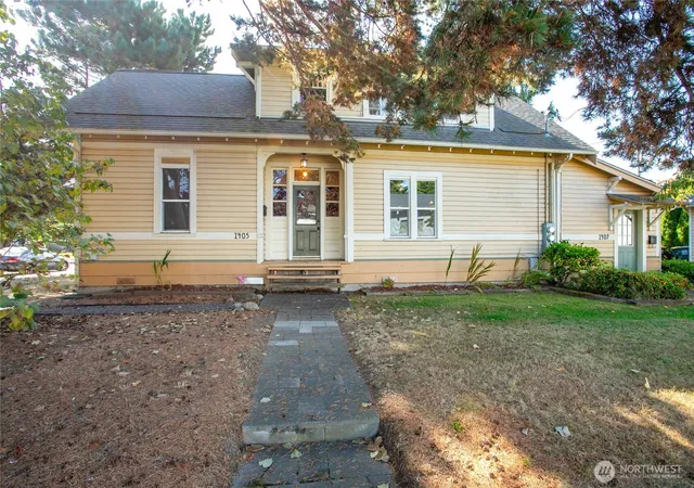 Photo 1 of Multi family home for sale at 1405 Halleck St, Bellingham, WA 98225 | MLS# NWM2591791 | Listing updated on 2026-10-16