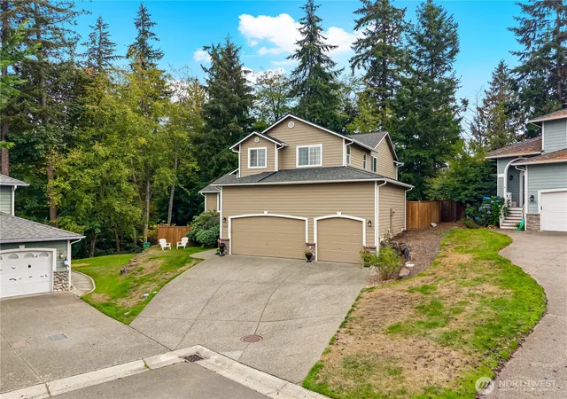 Photo 2 of Single family home for sale at 4824 118th Place Se, Everett, WA 98208 | MLS# NWM2591800 | Listing updated on 2026-10-10