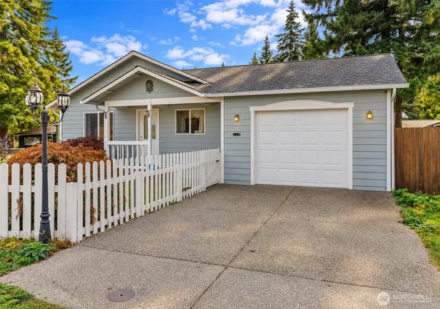 Photo 2 of Single family home for sale at 127 E Wilson St, Shelton, WA 98584 | MLS# NWM2591805 | Listing updated on 2026-10-09