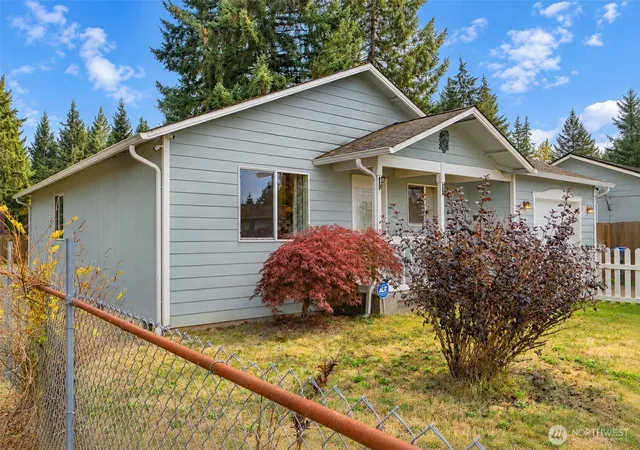 Photo 4 of Single family home for sale at 127 E Wilson St, Shelton, WA 98584 | MLS# NWM2591805 | Listing updated on 2026-10-09