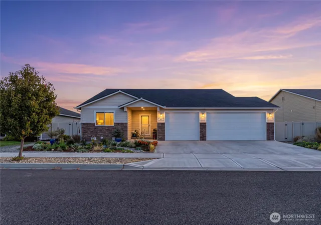 Photo 1 of Single family home for sale at 89 Emma Dr, Wenatchee, WA 98801 | MLS# NWM2591808 | Listing updated on 2026-10-08