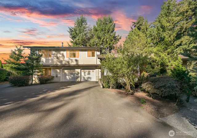 Photo 1 of Multi family home for sale at 918 Citadel Dr, Everson, WA 98247 | MLS# NWM2591814 | Listing updated on 2026-10-19