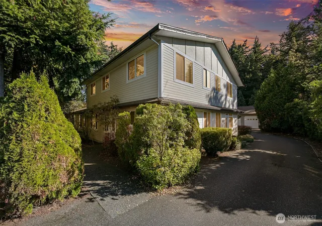 Photo 2 of Multi family home for sale at 918 Citadel Dr, Everson, WA 98247 | MLS# NWM2591814 | Listing updated on 2026-10-19
