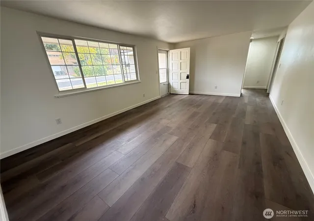 Photo 4 of Single family home for sale at 920 S Garden Dr, Moses Lake, WA 98837 | MLS# NWM2591825 | Listing updated on 2026-10-09