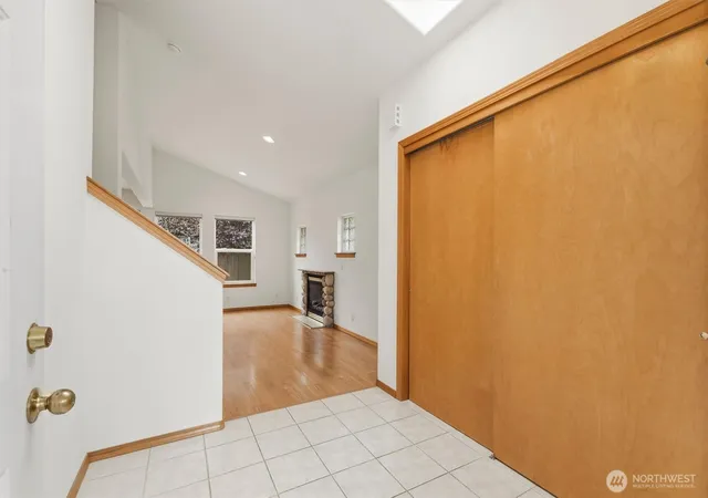 Photo 4 of Single family home for sale at 2115 I St, Bellingham, WA 98225 | MLS# NWM2591827 | Listing updated on 2026-10-10