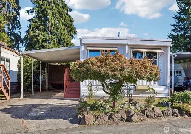 Photo 1 of Manufactured home for sale at 7301 NE 175th Street #305, Kenmore, WA 98028 | MLS# NWM2591836 | Listing updated on 2026-10-09
