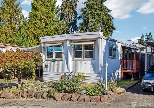 Photo 2 of Manufactured home for sale at 7301 NE 175th Street #305, Kenmore, WA 98028 | MLS# NWM2591836 | Listing updated on 2026-10-09