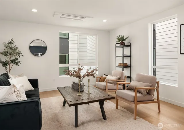 Photo 4 of Townhouse for sale at 920 16th Avenue #B, Seattle, WA 98122 | MLS# NWM2591847 | Listing updated on 2026-10-29