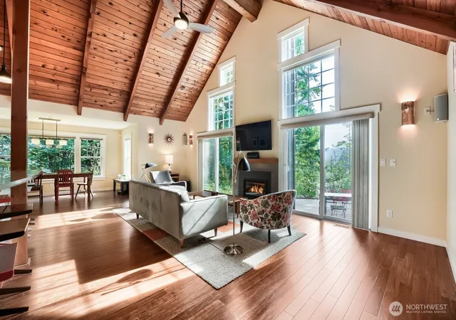 Photo 3 of Single family home for sale at 19150 Se May Valley Rd, Issaquah, WA 98027 | MLS# NWM2591856 | Listing updated on 2026-10-09