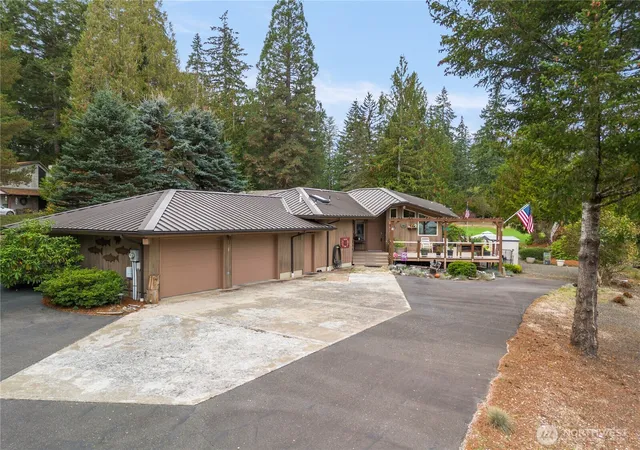 Single family home for sale at 631 E Saint Andrews Dr, Shelton, WA 98584 | MLS# NWM2591860