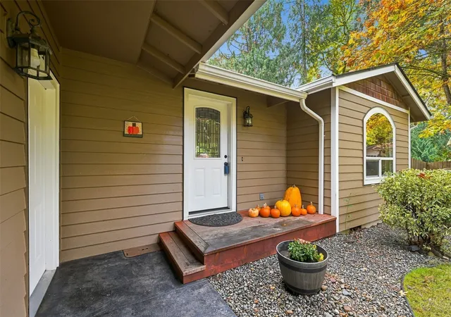 Photo 4 of Single family home for sale at 7608 Mazama St SW, Olympia, WA 98512 | MLS# NWM2591871 | Listing updated on 2026-10-28