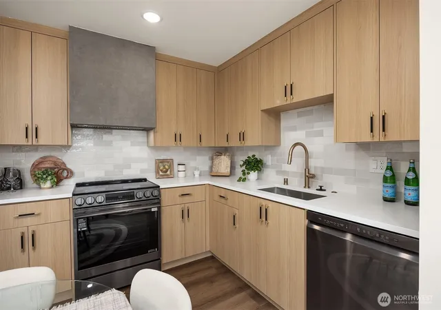 Photo 3 of Condo for sale at 1502 N 100th Street, Seattle, WA 98133 | MLS# NWM2591888 | Listing updated on 2026-10-08