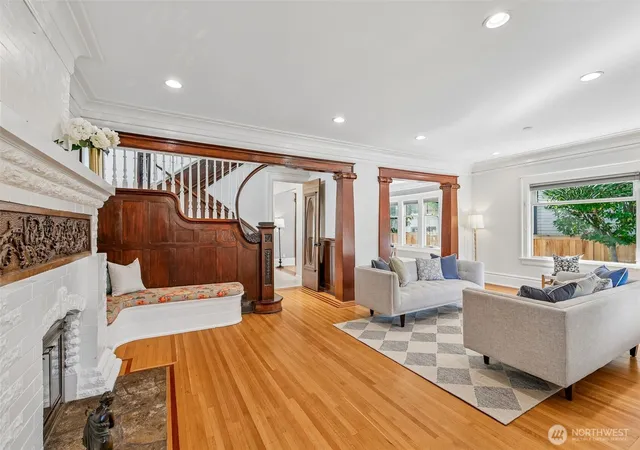 Photo 4 of Single family home for sale at 5260 16th Avenue NE, Seattle, WA 98105 | MLS# NWM2591893 | Listing updated on 2026-10-09