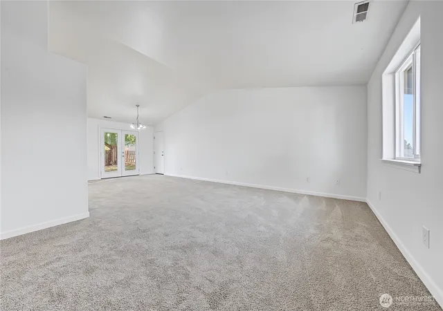Photo 4 of Single family home for sale at 1016 E Hayden Dr, Moses Lake, WA 98837 | MLS# NWM2591910 | Listing updated on 2026-10-08