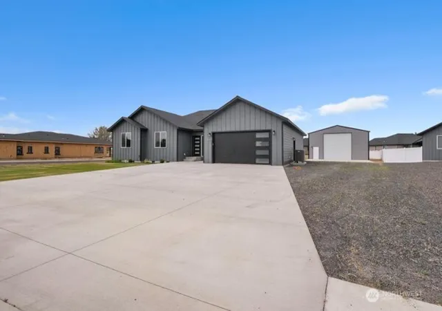 Photo 1 of Single family home for sale at 6428 Rd 205 NE, Moses Lake, WA 98837 | MLS# NWM2591912 | Listing updated on 2026-10-08