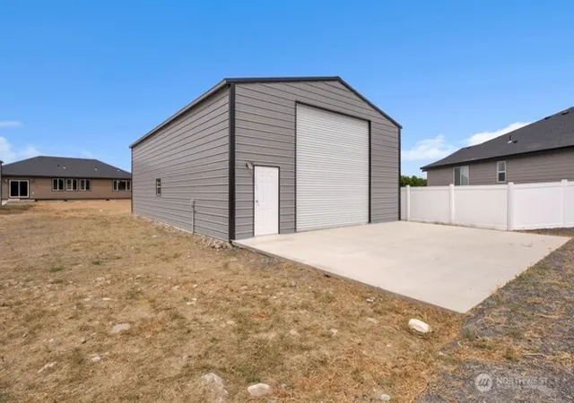 Photo 4 of Single family home for sale at 6428 Rd 205 NE, Moses Lake, WA 98837 | MLS# NWM2591912 | Listing updated on 2026-10-08