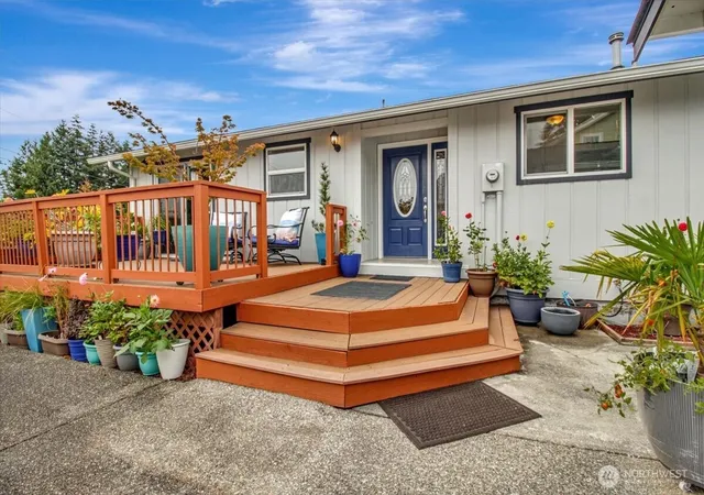 Photo 3 of Single family home for sale at 248 Scotland Dr, Camano Island, WA 98282 | MLS# NWM2591915 | Listing updated on 2026-10-08