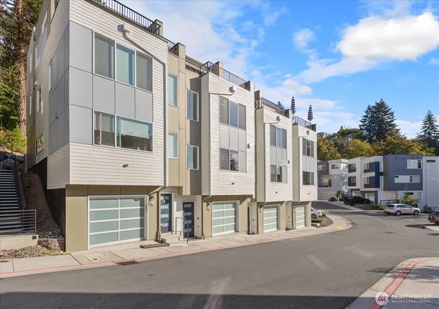 Townhouse for sale at 8922 NE 173rd Place #B, Bothell, WA 98011 | MLS# NWM2591929