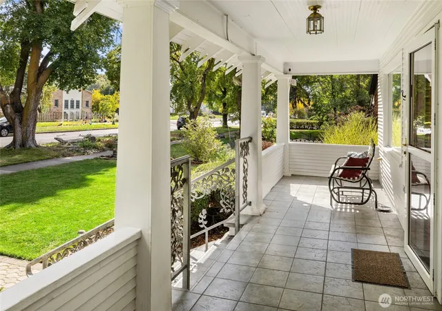Photo 2 of Single family home for sale at 405 N Anderson St, Ellensburg, WA 98926 | MLS# NWM2591945 | Listing updated on 2026-10-08