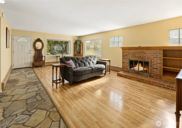 Photo 3 of Single family home for sale at 405 N Anderson St, Ellensburg, WA 98926 | MLS# NWM2591945 | Listing updated on 2026-10-08