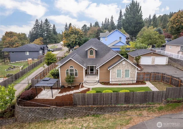 Photo 1 of Single family home for sale at 215 Paxton Rd, Kelso, WA 98626 | MLS# NWM2591946 | Listing updated on 2026-10-09