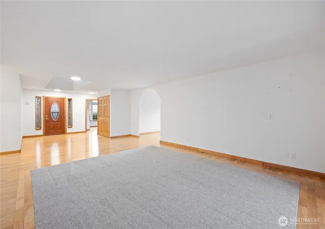 Photo 3 of Single family home for sale at 215 Paxton Rd, Kelso, WA 98626 | MLS# NWM2591946 | Listing updated on 2026-10-09