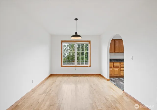 Photo 4 of Single family home for sale at 215 Paxton Rd, Kelso, WA 98626 | MLS# NWM2591946 | Listing updated on 2026-10-09