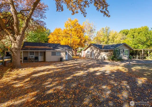 Photo 1 of House for sale at 335 F St NW, Ephrata, WA 98823 | MLS# NWM2591954 | Listing updated on 2026-10-09
