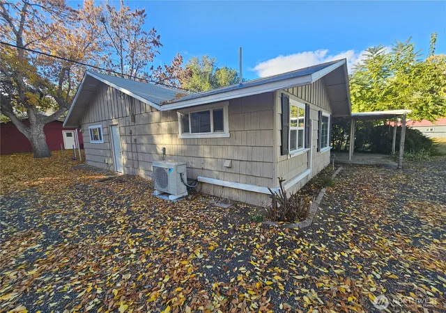 Photo 3 of Multi family home for sale at 335 F St Nw, Ephrata, WA 98823 | MLS# NWM2591954 | Listing updated on 2026-10-07