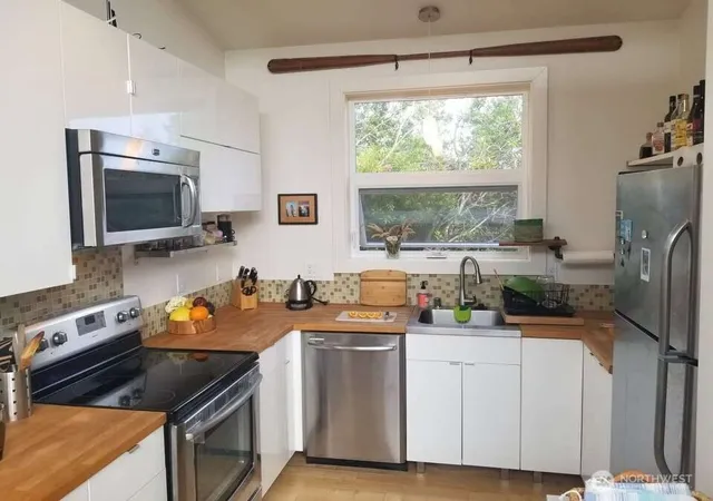 Photo 2 of Townhouse for sale at 472 Moose Ct Sw St #C, Ocean Shores, WA 98569 | MLS# NWM2591959 | Listing updated on 2026-10-08