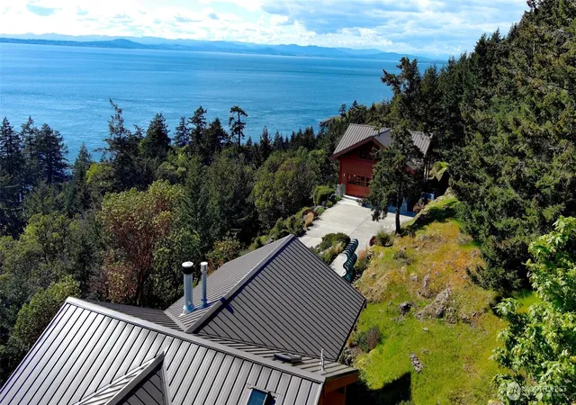 Photo 2 of Single family home for sale at 260 Westside Rd, Friday Harbor, WA 98250 | MLS# NWM2591961 | Listing updated on 2026-10-08