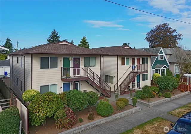 Photo 3 of Sale Pending at 2210 2212 Colby Ave, Everett, WA 98201 | MLS# NWM2591965 | Listing updated on 2026-10-20
