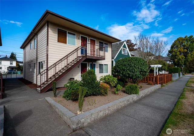 Photo 4 of Sale Pending at 2210 2212 Colby Ave, Everett, WA 98201 | MLS# NWM2591965 | Listing updated on 2026-10-20
