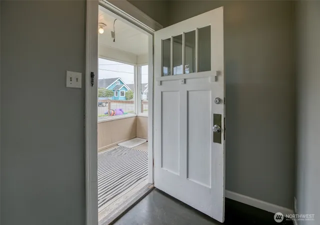 Photo 2 of Single family home for sale at 2824 Aberdeen Ave, Hoquiam, WA 98550 | MLS# NWM2591988 | Listing updated on 2026-10-14