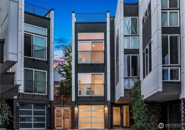 Photo 1 of Townhouse for sale at 208 16th Avenue #E, Seattle, WA 98122 | MLS# NWM2592012 | Listing updated on 2026-10-12