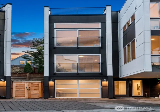 Photo 22 of Townhouse for sale at 208 16th Avenue #E, Seattle, WA 98122 | MLS# NWM2592012 | Listing updated on 2026-10-12