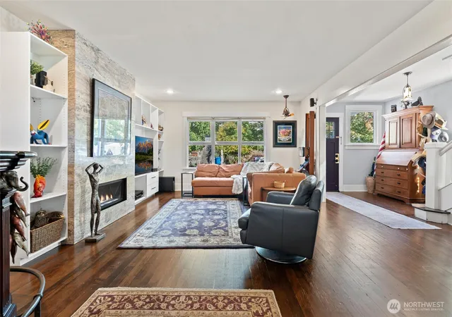 Photo 2 of Single family home for sale at 1405 N 41st Street, Seattle, WA 98103 | MLS# NWM2592045 | Listing updated on 2026-10-15